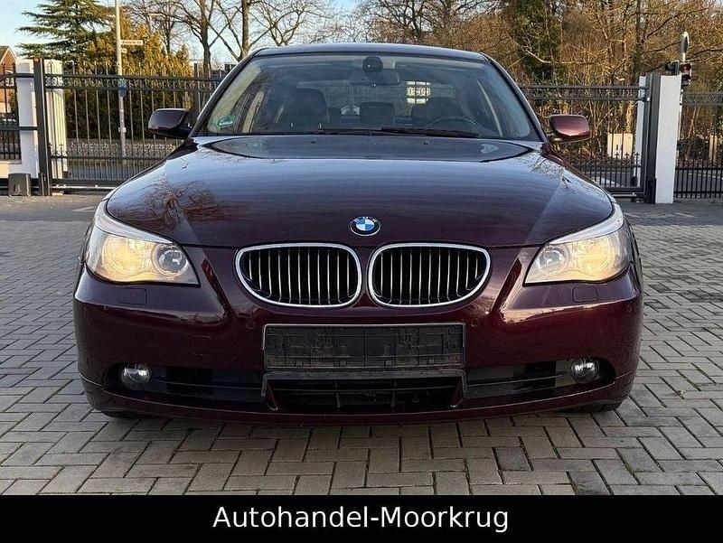 Gebraucht BMW 525 177 PS (130 kW) 2007 Rot Limousine