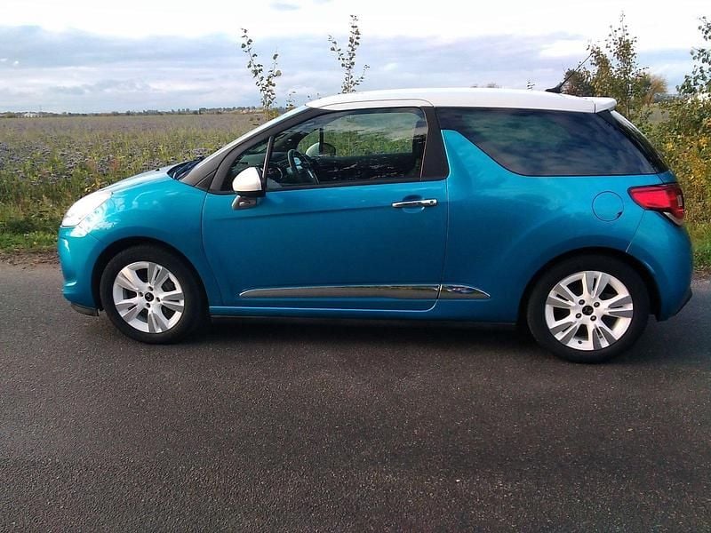 Gebraucht Citroën DS3 82 PS (60 kW) 2015 Blau Limousine