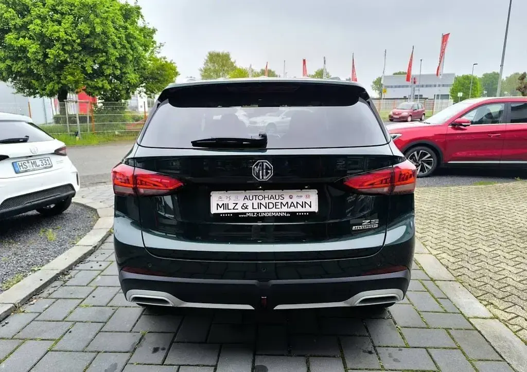 Neu MG ZS Luxury 197 PS (144 kW) 2026 Grün SUV