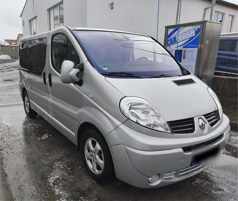 Gebraucht Renault Trafic 114 PS (83 kW) 2008 Silber Van / Kleinbus