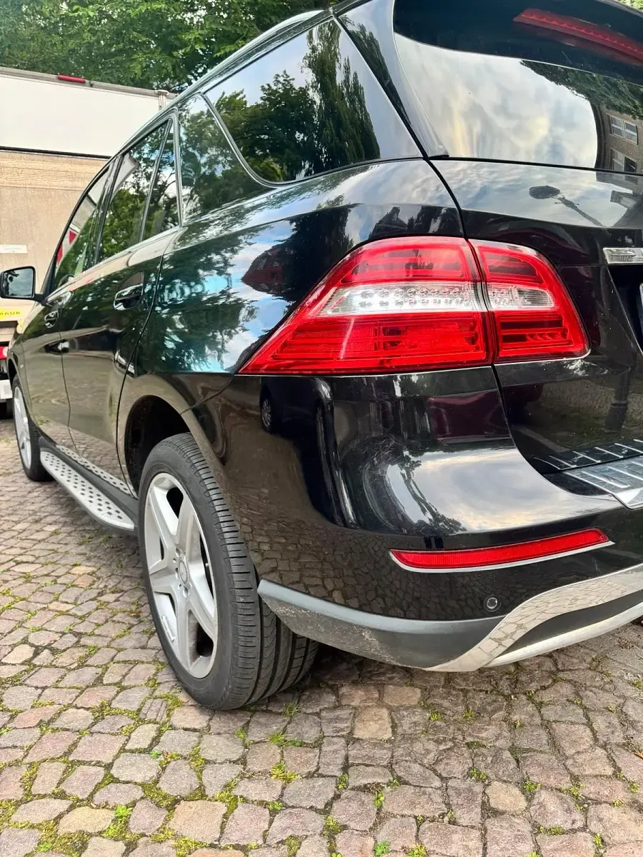 Gebraucht Mercedes ML250 204 PS (150 kW) 2012 Schwarz SUV