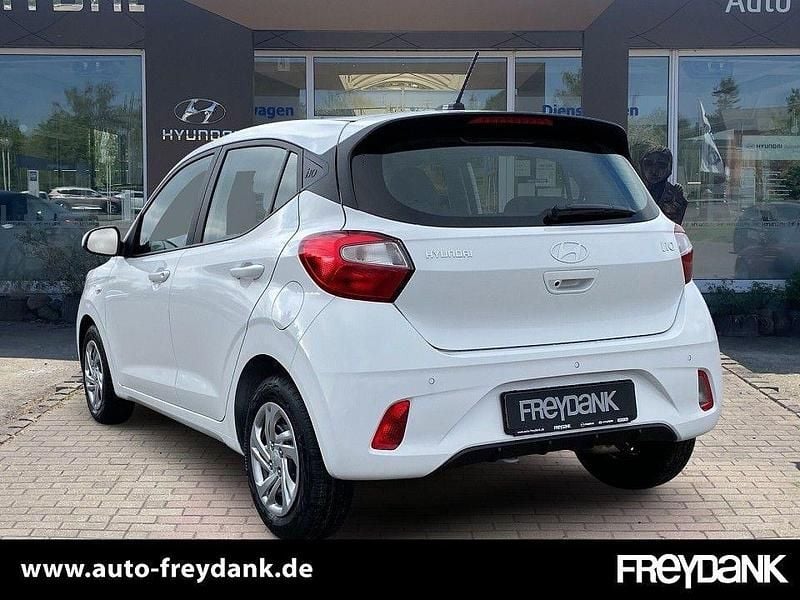 Gebraucht Hyundai i10 Select 63 PS (46 kW) 2025 Atlas white Kleinwagen
