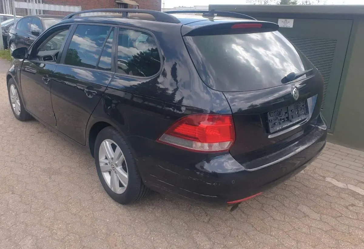 Gebraucht VW Golf VII Match 105 PS (77 kW) 2013 Schwarz Kombi