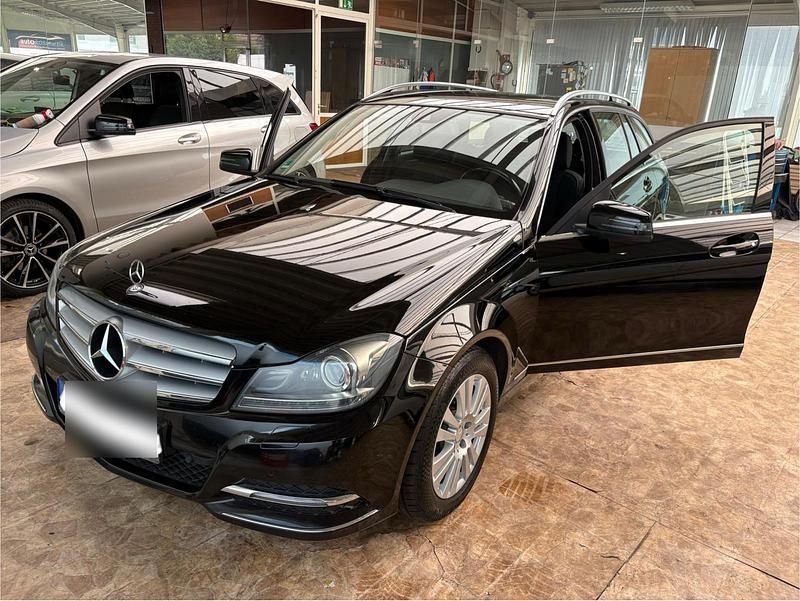 Schwarz Gebraucht 2013 Mercedes C220 Avantgarde Kombi | 6.500 € (Fairer Preis) - Bild 1/4