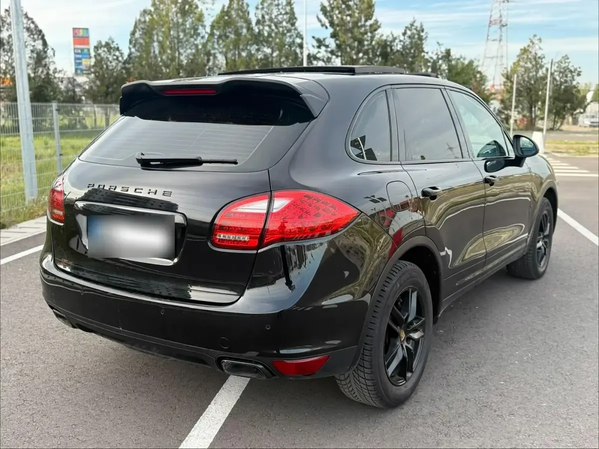 Second-hand Porsche Cayenne 2012 Negru SUV