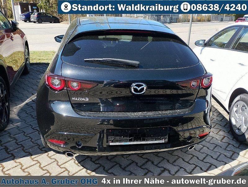Neu Mazda 3 Exclusive 140 PS (102 kW) 2026 Jet black Limousine