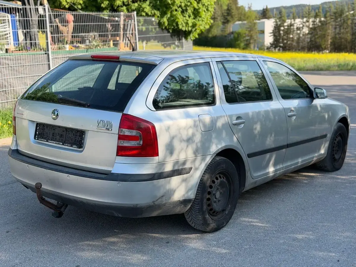 Gebraucht Skoda Octavia Ambiente 116 PS (85 kW) 2005 Silber Kombi