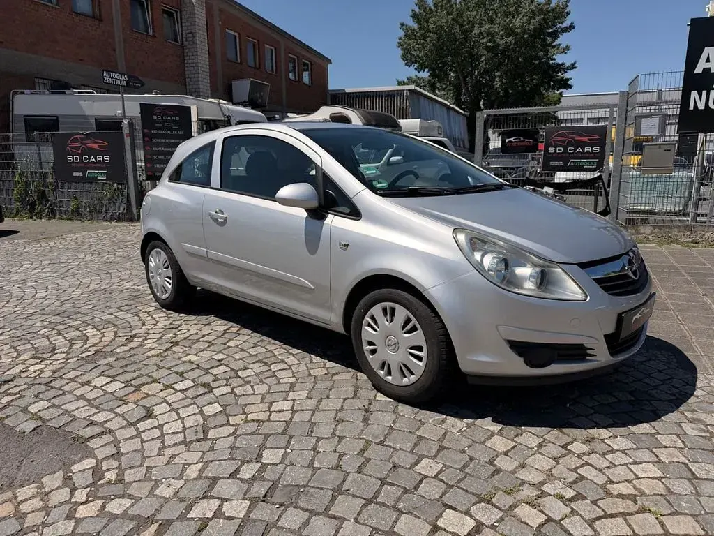 Usado Opel Corsa Catch Me 60 HP (44 kW) 2007 Prateado Citadino