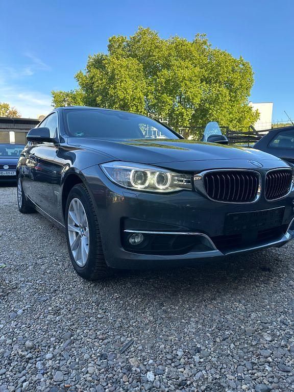 Grau Gebraucht 2013 BMW 320 Gran Turismo Luxury Line Limousine | 14.200 € (Fairer Preis) - Bild 1/4