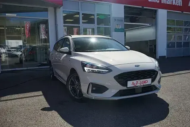 Gebraucht Ford Focus ST-Line 182 PS (133 kW) 2022 Weiß Limousine