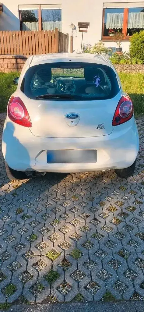 Gebraucht Ford Ka 69 PS (50 kW) 2013 Weiß Kleinwagen