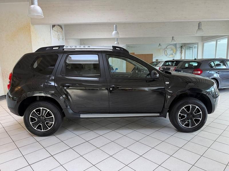 Gebraucht Dacia Duster Black Shadow 125 PS (91 kW) 2017 Schwarz SUV