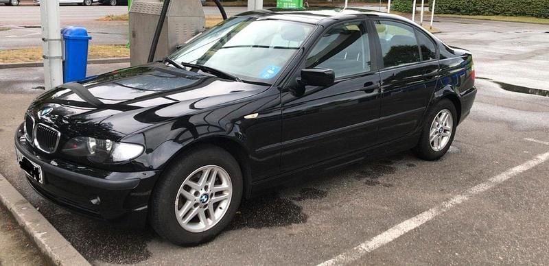 Schwarz Gebraucht 2004 BMW 316 Limousine | 3.500 € - Bild 1/4
