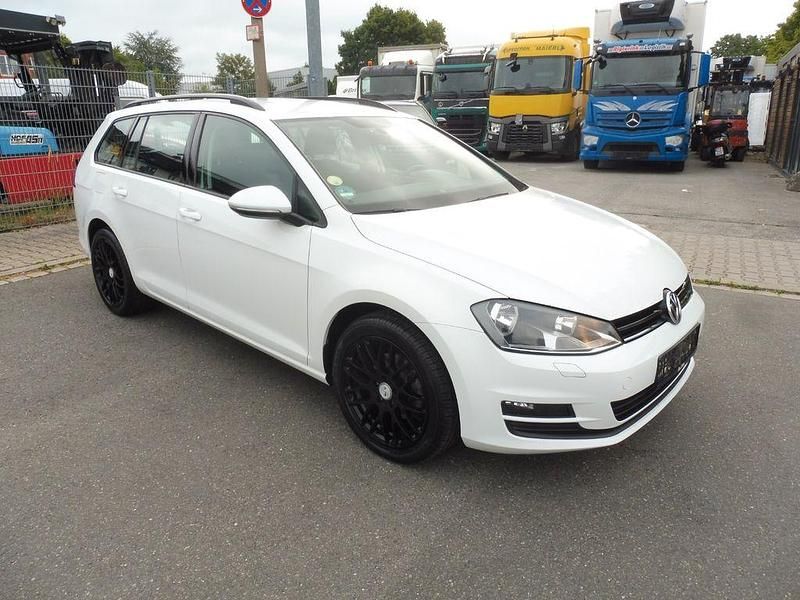 Gebraucht VW Golf VII Trendline 110 PS (80 kW) 2015 Weiß Kombi