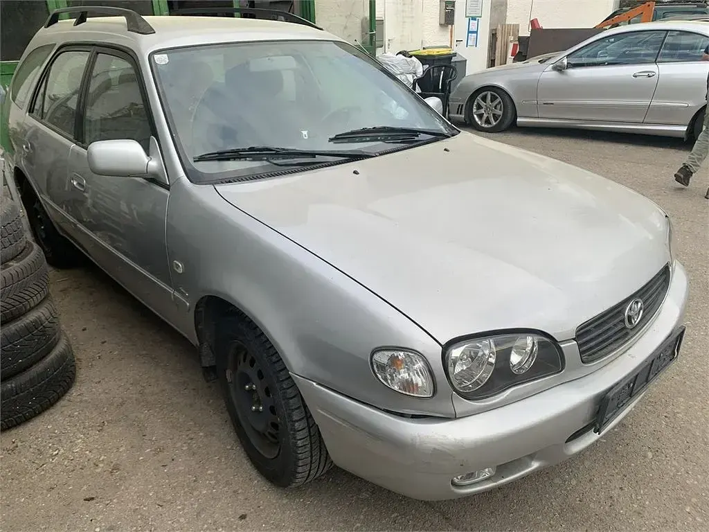 Używany Toyota Corolla 110 KM (80 kW) 2000 Szary Sedan/Limuzyna