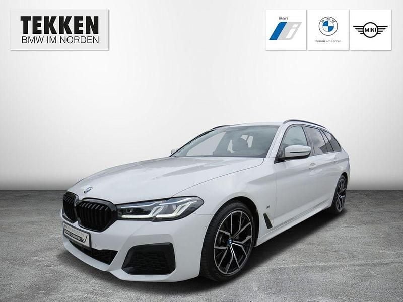Weiss Gebraucht 2023 BMW 520 M Sport Kombi | 41.890 € (Fairer Preis) - Bild 1/4