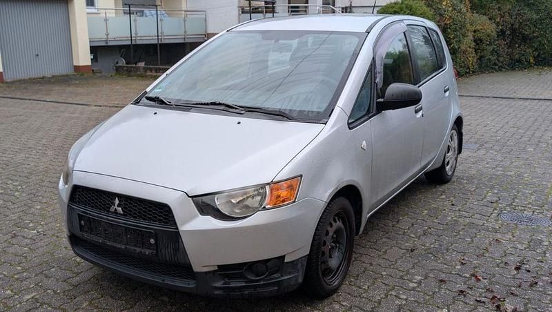 Silber Gebraucht 2009 Mitsubishi Colt Limousine | 2.690 € (Fairer Preis) - Bild 1/4