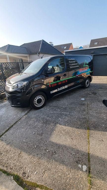 Second-hand Citroën Jumpy 102 CP (75 kW) 2021 Negru Monovolum