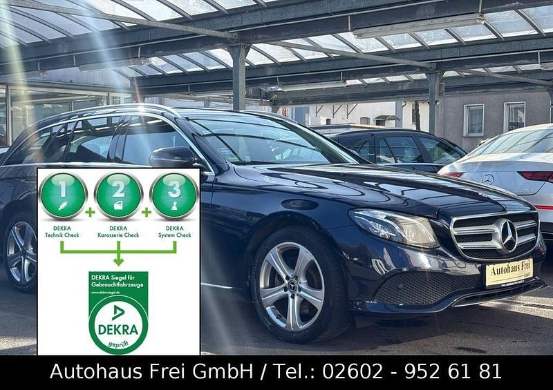 Gebraucht Mercedes E220 Avantgarde 194 PS (142 kW) 2017 Blau Kombi