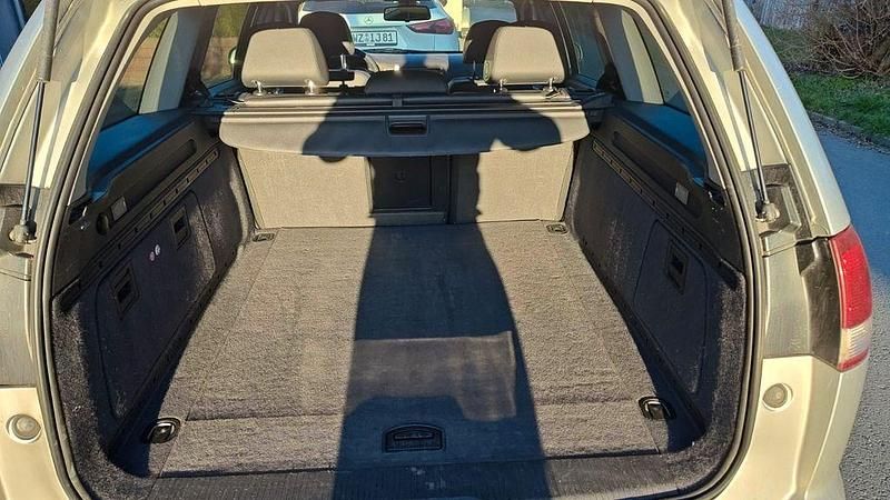 Gebraucht Opel Vectra Cosmo 150 PS (110 kW) 2008 Silber Limousine