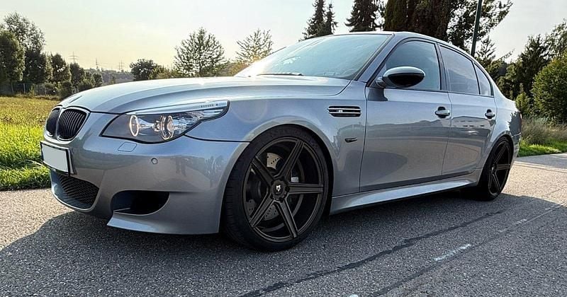 Grau Gebraucht 2005 BMW M5 Performance Limousine | 23.500 € (Guter Preis) - Bild 1/4