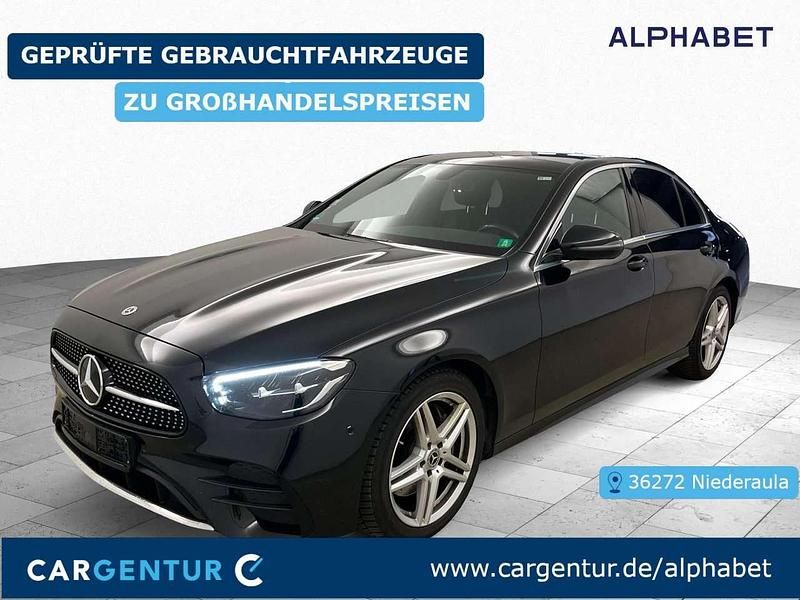 Obsidianschwarz Gebraucht 2021 Mercedes E220 AMG line Limousine | 32.607 € (Etwas zu teuer) - Bild 1/2