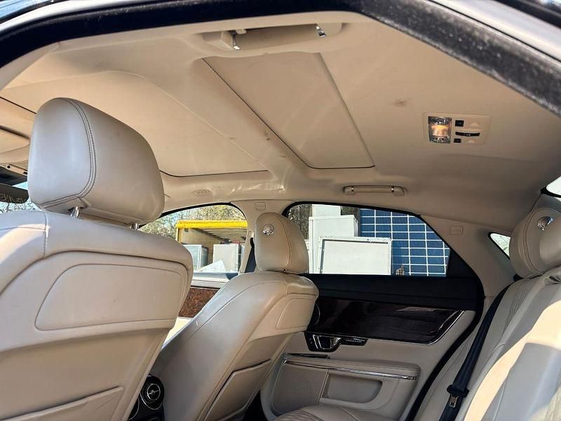 Gebraucht Jaguar XJ 300 PS (220 kW) 2019 Schwarz Limousine