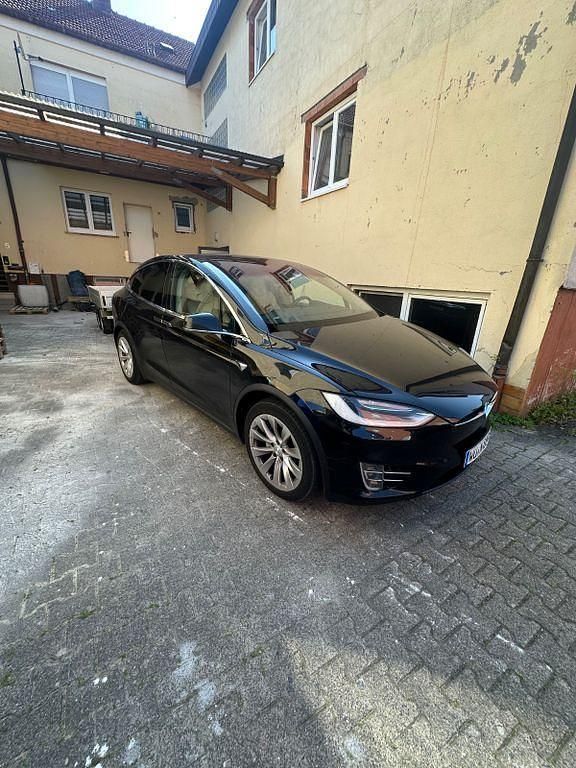 Schwarz Gebraucht 2018 Tesla Model X SUV | 19.900 € (Guter Preis) - Bild 1/4