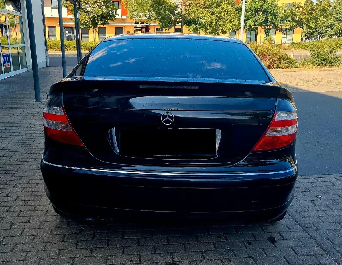 Gebraucht Mercedes C160 122 PS (89 kW) 2006 Schwarz Coupé