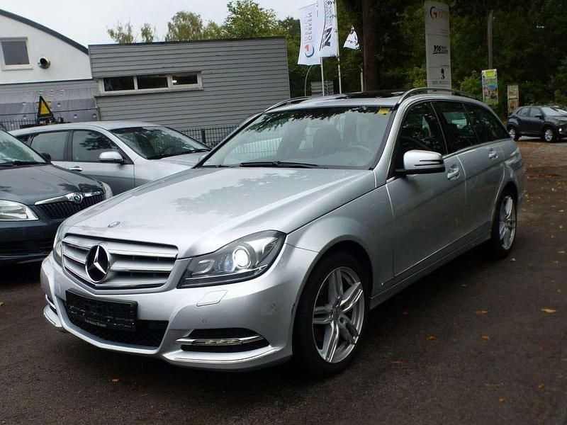 Silber Gebraucht 2012 Mercedes C200 Avantgarde Kombi | 7.699 € (Superpreis) - Bild 1/4