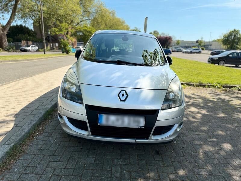 Silber Gebraucht 2011 Renault Scénic III Van / Kleinbus | 2.000 € - Bild 1/4