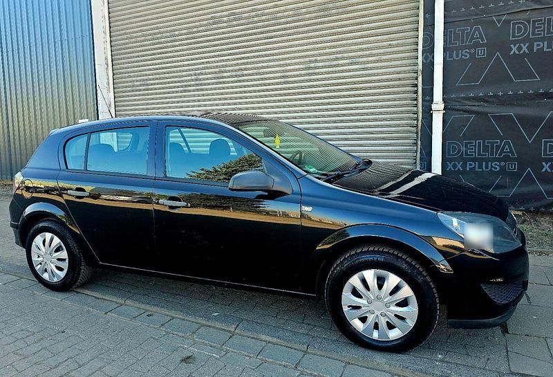 Gebraucht Opel Astra Innovation 90 PS (66 kW) 2009 Schwarz Limousine