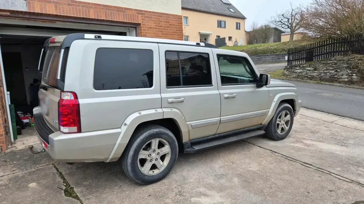 Second-hand Jeep Commander 218 CP (160 kW) 2010 SUV