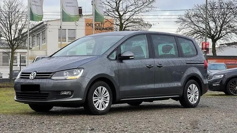 Gebraucht VW Sharan Trendline 150 PS (110 kW) 2018 Grau indiumgrau metallic Van / Kleinbus