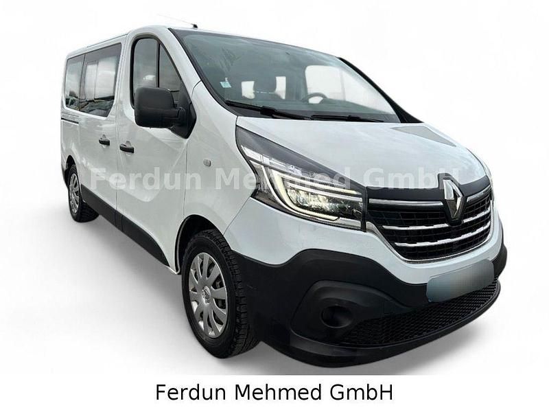 Gebraucht Renault Trafic Life 145 PS (106 kW) 2019 Weiß Van / Kleinbus