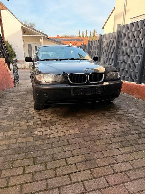 Schwarz Gebraucht 2004 BMW 318 Limousine | 1.600 € (Superpreis) - Bild 1/4
