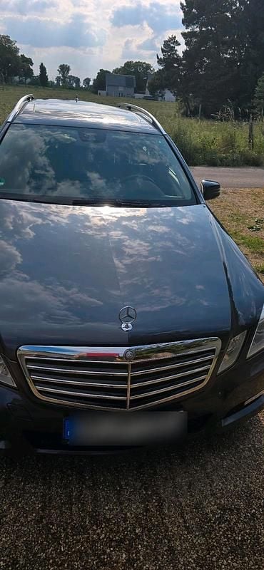 Blau Gebraucht 2009 Mercedes E350 Kombi | 8.000 € (Fairer Preis) - Bild 1/4