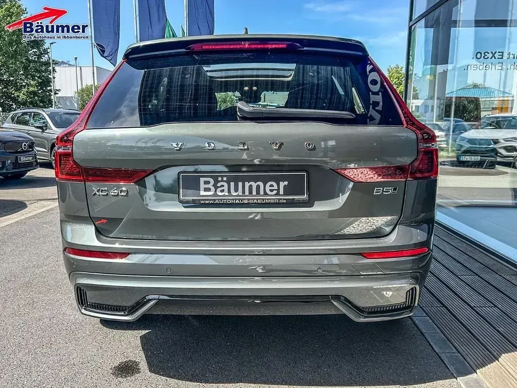 Gebraucht Volvo XC60 Plus 250 PS (183 kW) 2025 Grün SUV
