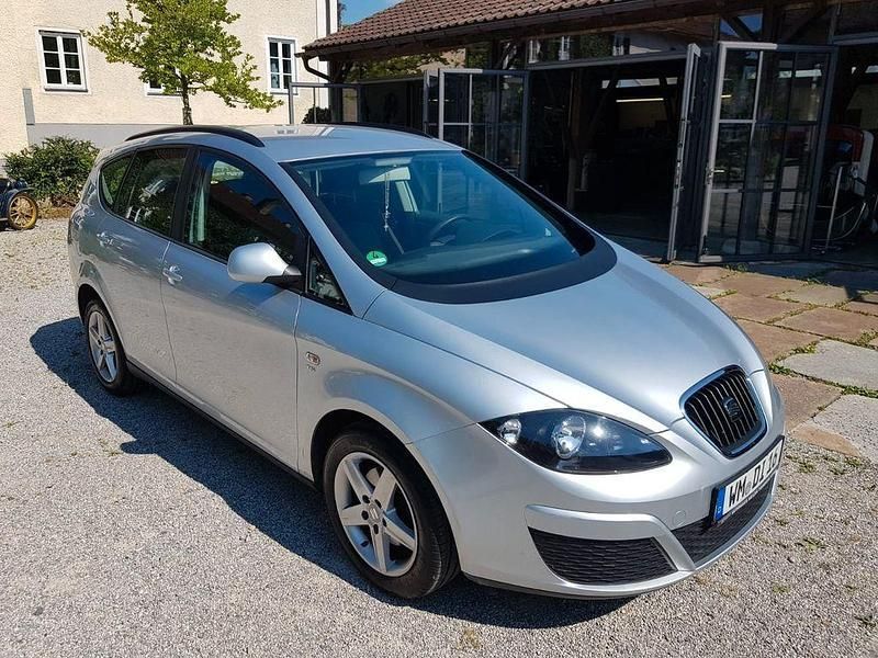 Silber Gebraucht 2009 Seat Altea XL Comfort Van / Kleinbus | 4.300 € (Fairer Preis) - Bild 1/4