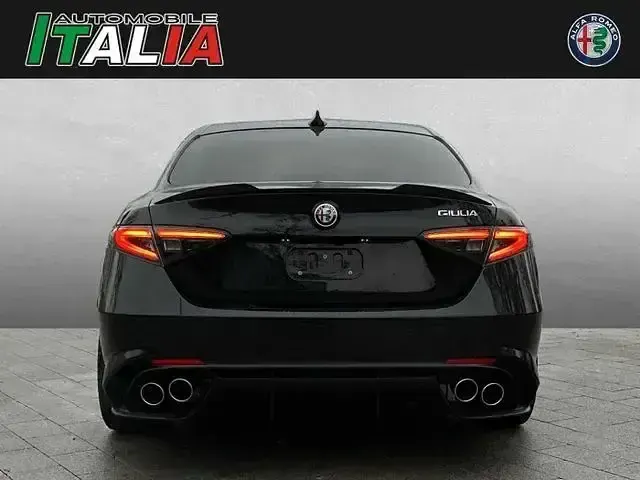 Gebraucht Alfa Romeo Giulia Quadrifoglio 520 PS (382 kW) 2024 Schwarz (nero alfa) Limousine