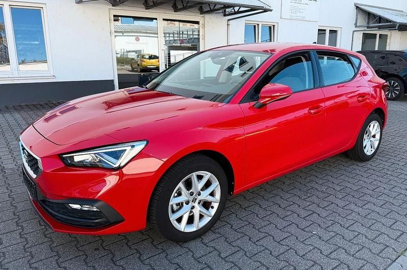 Rot Gebraucht 2022 Seat Leon Style Limousine | 19.999 € (Guter Preis) - Bild 1/4