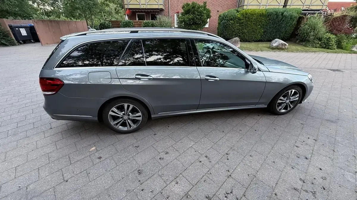 Gebraucht Mercedes E220 Avantgarde 170 PS (125 kW) 2015 Silber Kombi