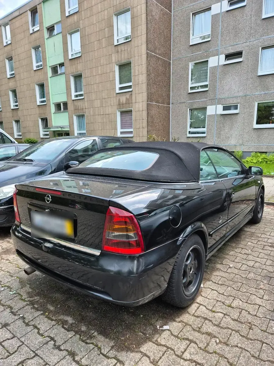 Gebraucht Opel Astra 105 PS (77 kW) 2004 Schwarz Cabrio