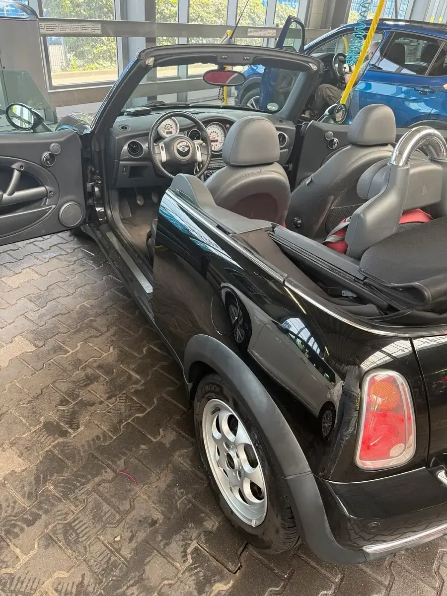 Usata Mini Cooper Cabriolet 116 CV (85 kW) 2005 Nero Cabrio