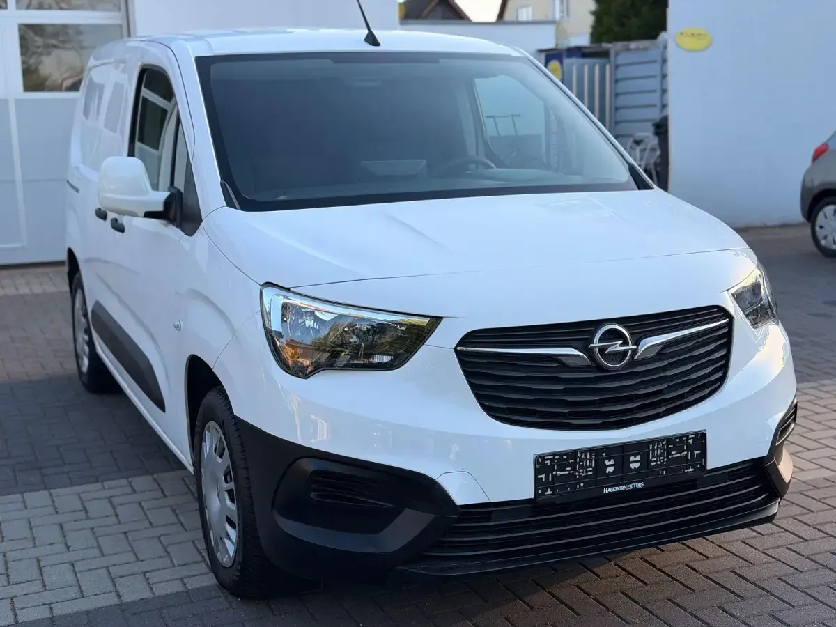 Gebraucht Opel Combo Edition 110 PS (80 kW) 2020 Weiß Van / Kleinbus