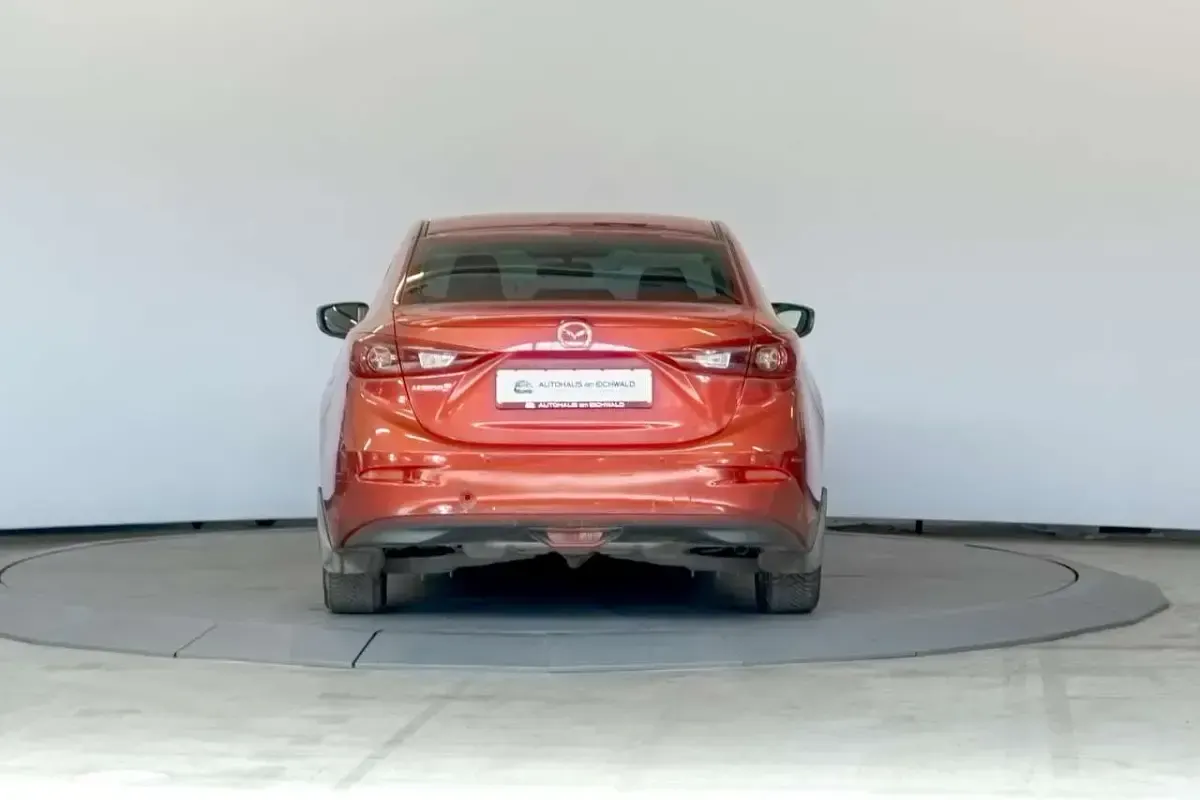Gebraucht Mazda 3 Center-Line 105 PS (77 kW) 2014 Rot Limousine