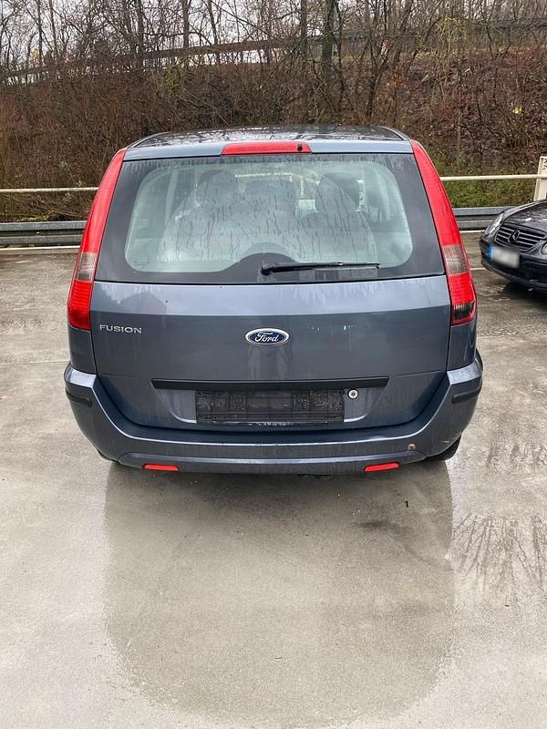 Gebraucht Ford Fusion 80 PS (58 kW) 2003 Blau Kleinwagen