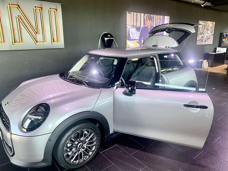 Gebraucht 2025 Mini Cooper Essential Kleinwagen | 27.950 € (Fairer Preis) - Bild 1/4