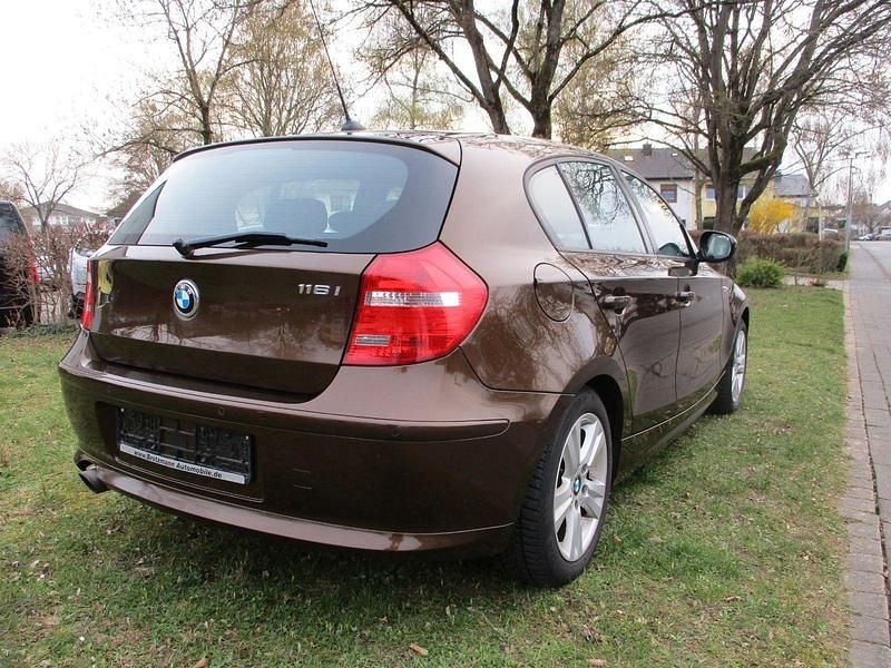 Gebraucht BMW 116 Efficient Dynamics 122 PS (89 kW) 2010 Braun Kleinwagen