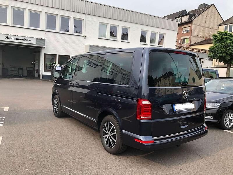 Second-hand VW Multivan 204 CP (150 kW) 2018 Albastru Monovolum